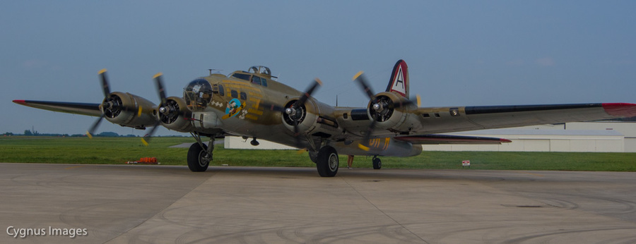 Nine O Nine Taxiing