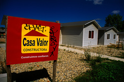 empresa constructora de confianza [ confidence building enterprise ]