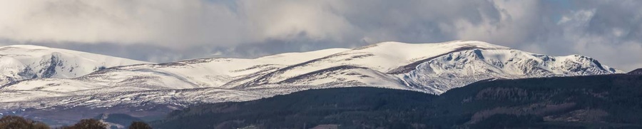 Last snow on Beinn Wyvis, 12 April 2015.jpg