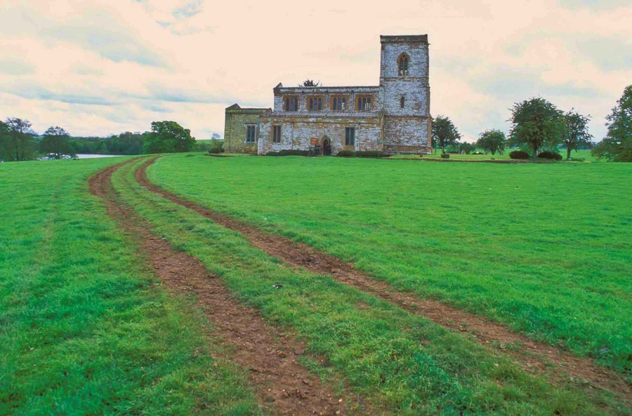 23 - Fawsley church.jpg