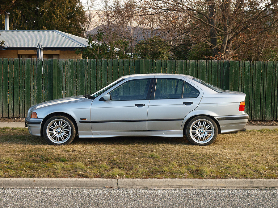 BMW 318i