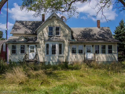Abnadoned Farmhouse Along Highway 20