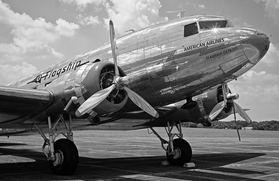 DC-3 in Black and White